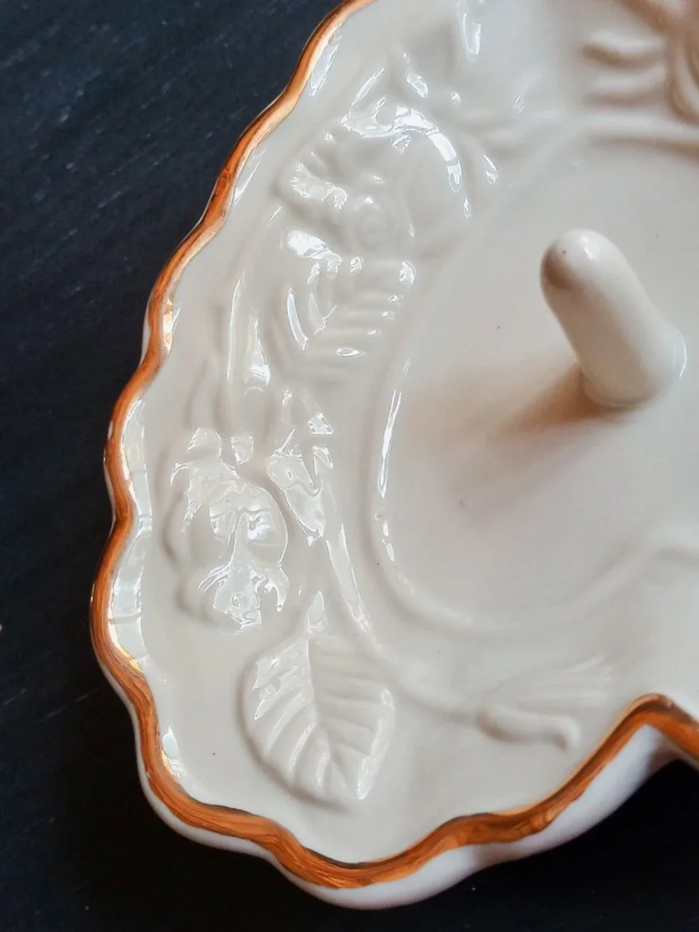 Charming Floral Embossed Gold Trim Ceramic Ring Holder Heart Shaped NICE!